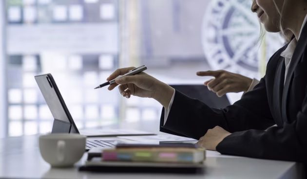crop-shot-of-asian-business-professionals-working-2023-11-27-05-13-46-utc-71767b18fdf59a7a651f31cc914ae22b.jpg